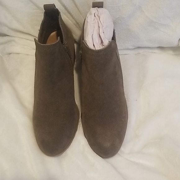 layla suede bootie